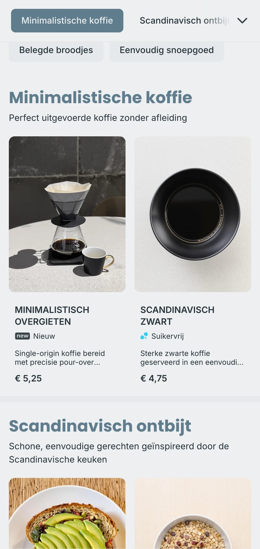 Strak Scandinavisch geïnspireerd ontwerp met koele blauwe tinten voor moderne, minimalistische cafés.